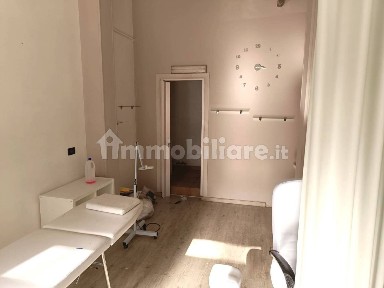 Locale commerciale in Affitto