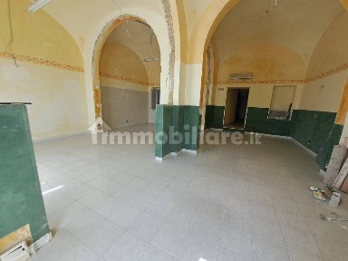 Locale commerciale in Affitto
