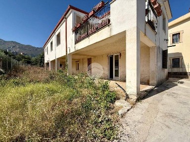 Villa bifamiliare via Angelo Morello 30, Centro, Carini