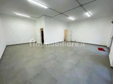 Locale commerciale in Affitto