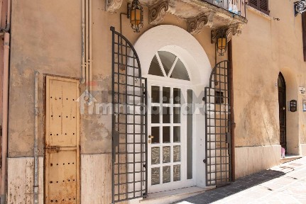 Locale commerciale in Affitto