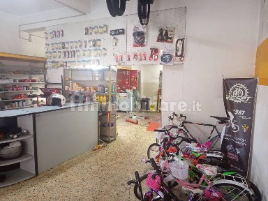 Locale commerciale in Affitto