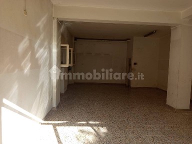 Locale commerciale in Affitto