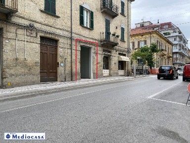 Locale commerciale in Affitto