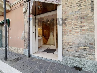 Locale commerciale in Affitto