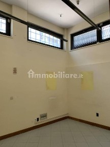 Locale commerciale in Affitto