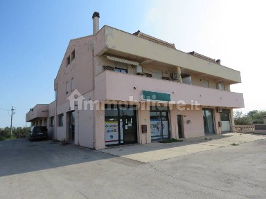 Locale commerciale in Affitto