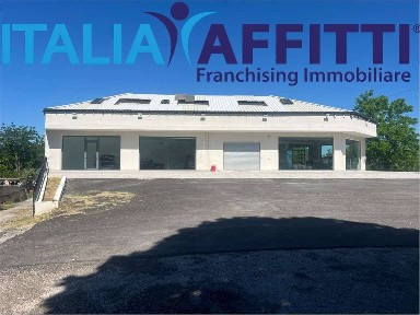 Locale commerciale in Affitto