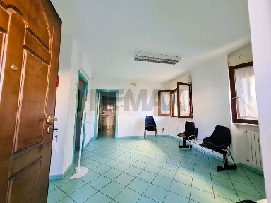 Attività commerciale in Affitto