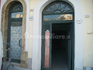 Locale commerciale in Affitto
