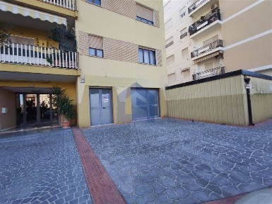 Locale commerciale in Affitto