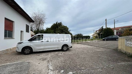 Locale commerciale in Affitto