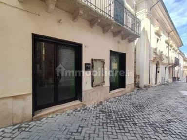 Locale commerciale in Affitto