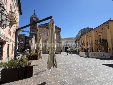 Locale commerciale in Affitto