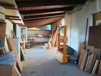 Locale commerciale in Affitto