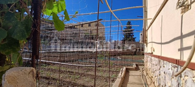 Villa bifamiliare via Tevere, Centro, Terrasini