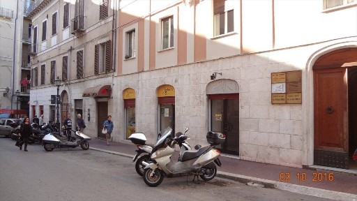 Attività commerciale in Affitto