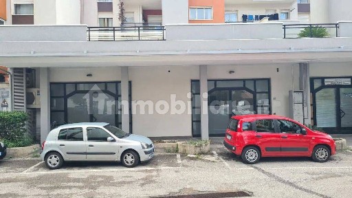 Locale commerciale in Affitto
