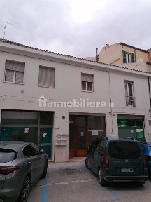 Attività commerciale in Affitto