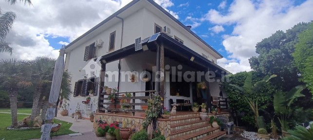 Villa bifamiliare viale Levante, Milioti, Carini