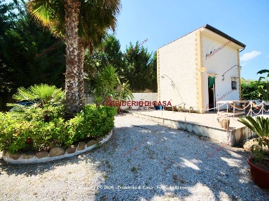 Villa unifamiliare via Caltanissetta, Centro, Altavilla Milicia