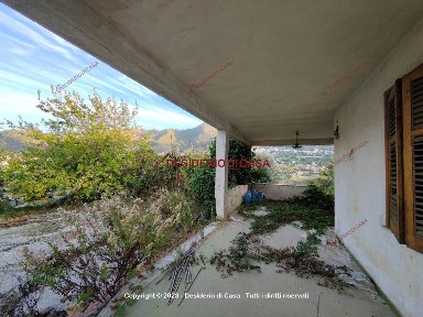 Villa unifamiliare via Cavallacci 42, Olio di Lino, Palermo