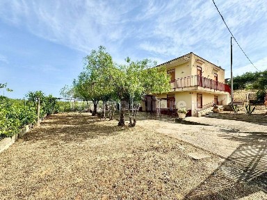 Villa bifamiliare Bosco Falconeria, Partinico