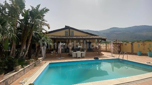 Villa unifamiliare via Capri, Villagrazia di Carini, Carini