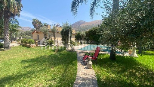 Villa unifamiliare via Torretta, Centro, Carini