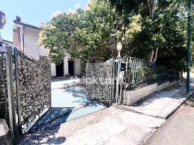 Villa unifamiliare via Vittorio Emanuele III, Lercara Friddi