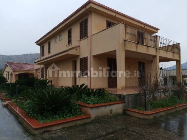 Villa bifamiliare via Ferdinando Magellano, Milioti, Carini