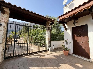 Villa unifamiliare via Archimede 50, Zona Industriale, Carini
