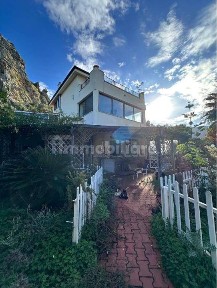 Villa all'asta via donatello, Capaci