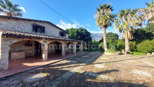 Villa unifamiliare Contrada Serre, Milioti, Carini