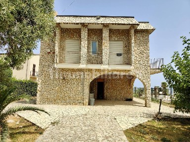 Villa unifamiliare corso Bernardo Mattarella, Villagrazia di Carini, Carini