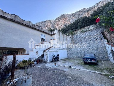 Villa unifamiliare via Vercelli 1, Fondo Dominici, Carini