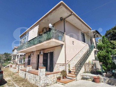 Villa unifamiliare via P F Quattro, Monreale