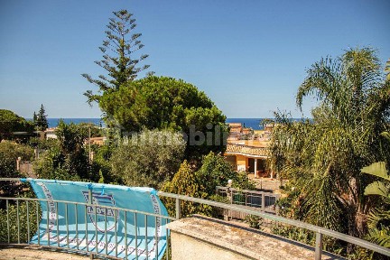Villa bifamiliare Strada comunale Chiesazza Sperone, 34, Torre Colonna Sperone, Altavilla Milicia