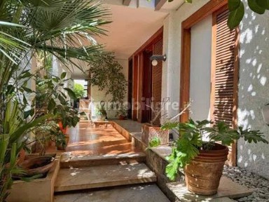 Villa unifamiliare via Alfredo Niceforo, 14, Mondello - Valdesi, Palermo