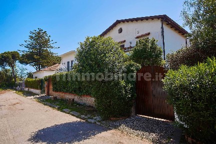 Villa unifamiliare viale dei Fiori 17, Mondello - Valdesi, Palermo