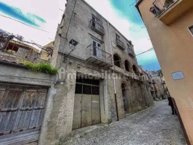 Isnello, Via Carmelo Virga, 28