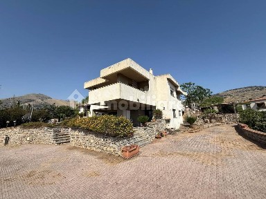 Villa unifamiliare via Celona 19, Borgo Nuovo - Castellana, Palermo