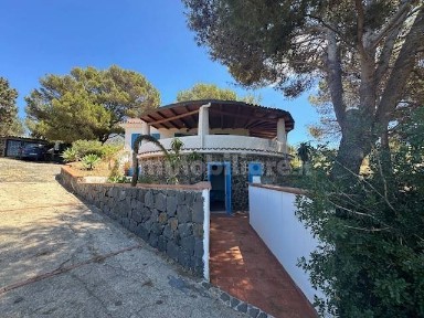 Villa unifamiliare Contrada Oliastrello, Ustica