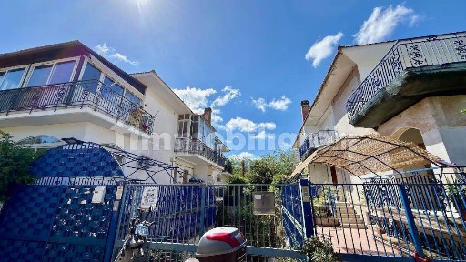 Appartamento in villa via Antonino Scutieri 17, Mondello - Valdesi, Palermo