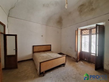 Villa unifamiliare, da ristrutturare, 144 m², Centro, Cinisi