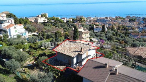 Villa unifamiliare via Cagliata 6, Centro, Grottammare