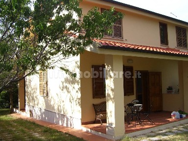 Villa unifamiliare Strada Colleiano, Roccafluvione