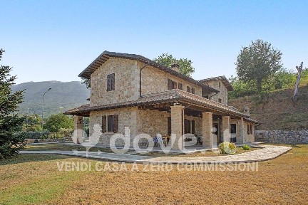 Villa unifamiliare via San Benedetto 6, Folignano
