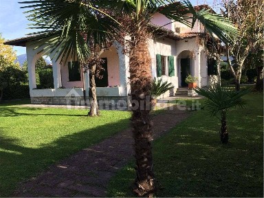 Terratetto unifamiliare 205 m², buono stato, Caranna, Forte dei Marmi