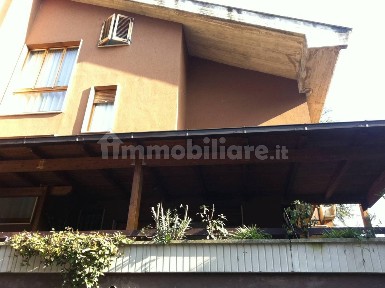 Villa bifamiliare viale Assisi, La Pigna Pigna Bassa, Folignano